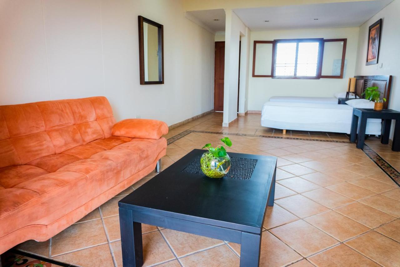 Hotel Penon Suites Girardot Ngoại thất bức ảnh