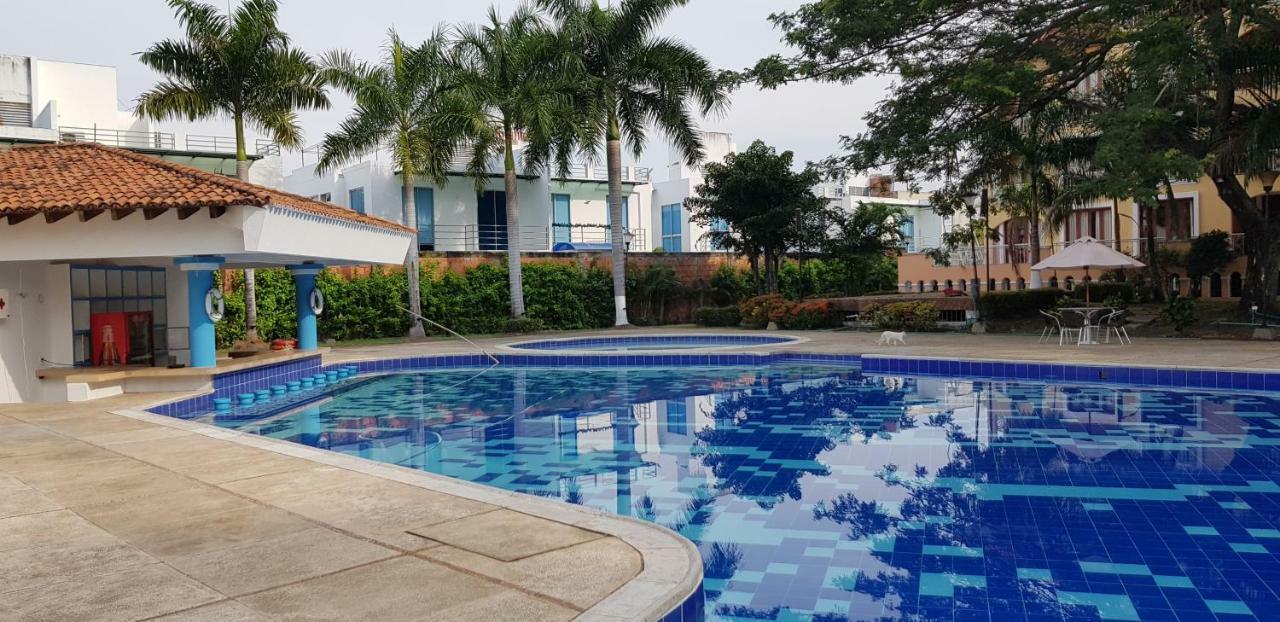 Hotel Penon Suites Girardot Ngoại thất bức ảnh